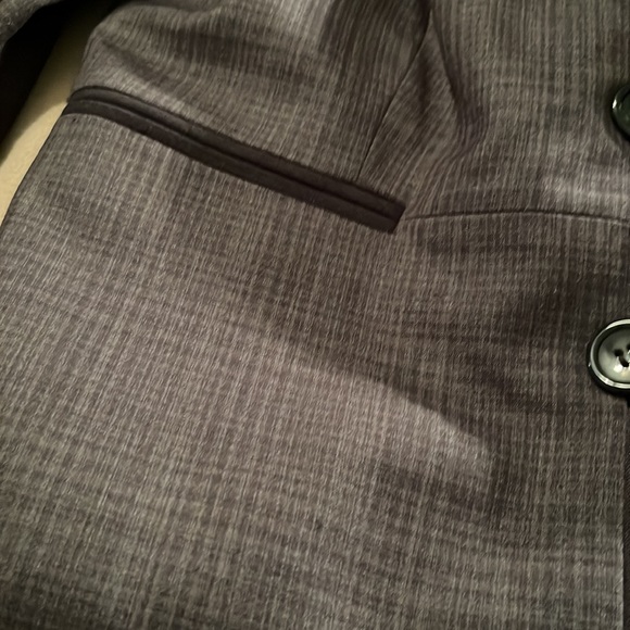 Limited brand. Two toned blazer grey and black. Size medium. - Picture 2 of 2